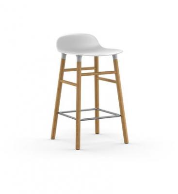 Chaise de bar Form avec structure en bois Blanc Normann Copenhagen