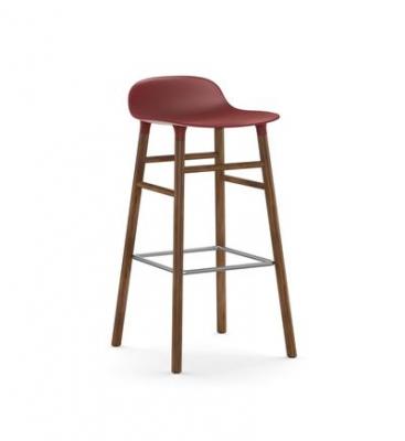 Chaise de bar Form avec structure en bois Rouge Normann Copenhagen
