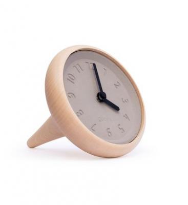 Horloge de table en bois et b&eacute;ton