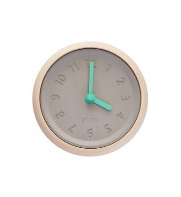 Horloge murale en bois et b&eacute;ton aiguilles turquoises