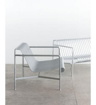 HAY Fauteuil de jardin lounge en m&eacute;tal gris galvanis&eacute; Palissade - 
