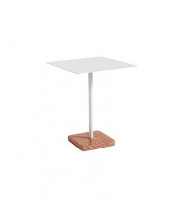 HAY Table de jardin Terrazzo - gris clair - Terrazzo rouge - carr&eacute; 60 x 60 cm