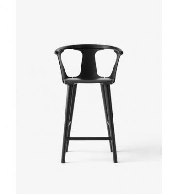Chaise de bar en ch&ecirc;ne laqu&eacute; noir In Between SK7 -&tradition
