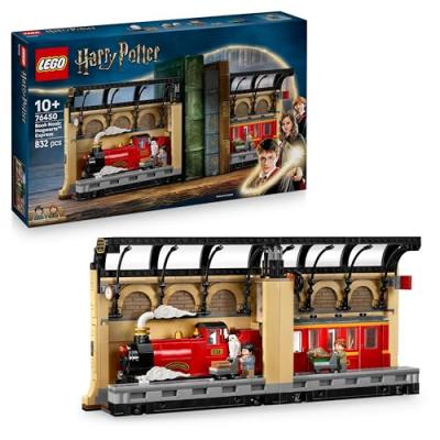 LEGO Harry Potter Book Nook: Hogwarts Express Toy Set 76450