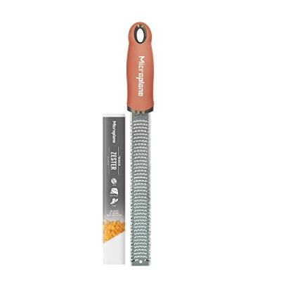 MICROPLANE Zesteur Premium Classic r&acirc;pe cannelle 
