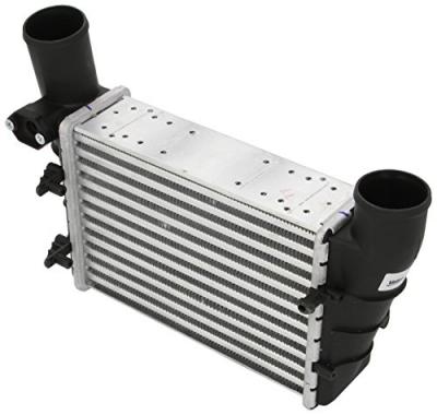 VALEO  Intercooler (&eacute;changeur d'air) 817625 AUDI A4