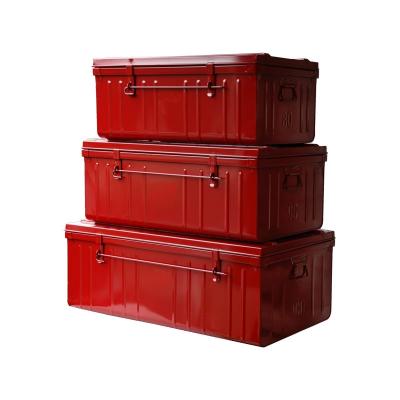 LES TENDANCES Grandes malles acier rouge Dax - Lot de 3