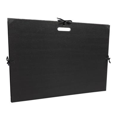 CLAIREFONTAINE Carton &agrave; dessin kraft noir &agrave; cordons avec poign&eacute;e d&eacute;coup&eacute;e 59x72