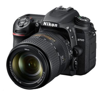 NIKON  D7500 + AF-S DX 18-200 mm VR II