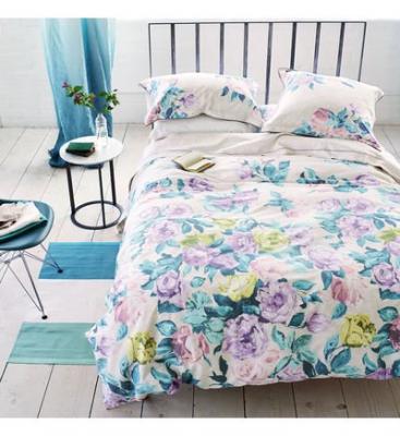 DESIGNERS GUILD Taie de traversin imprim&eacute;e en satin de coton, VIOLA