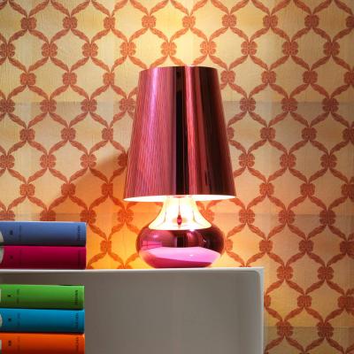 KARTELL Lampe &agrave; poser - CINDY ABS m&eacute;tallis&eacute; Diam 23,6cm x H 42cm Rose
