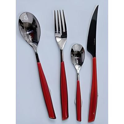 BUGATTI M&eacute;nag&egrave;re Inox 24 Pi&egrave;ces  Glamour Rouge