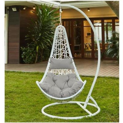 VENTE UNIQUE Fauteuil suspendu en r&eacute;sine tress&eacute;e blanche et coussins gris - OROSI