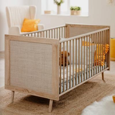 TERRE DE NUIT Lit b&eacute;b&eacute; &agrave; barreaux en Bois Clair imprim&eacute; cannage 70x140 - LT7085