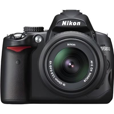NIKON  D5000 + Obj.  AF-S DX VR 18 - 55 mm f/3.5 - 5.6 G + Vid&eacute;o HD 720p 