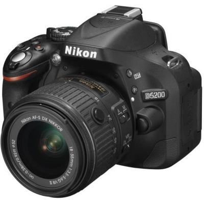 NIKON  D5200 Noir + Obj.  AF-S DX 18-55 VR II f/3.5 - 5.6 G 