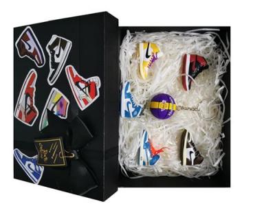  Coffret de 6pcs collection mini A&J baskets chaussures et porte-cl&eacute;s basket-ball d&eacute;coration NBA - Lakers de Los Angeles 