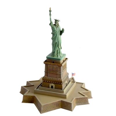 ITALERI  Statue de la Libert&eacute; pi&egrave;ces