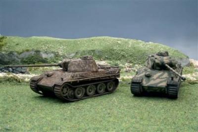 ITALERI  Pz.Kpfw.V Panther Ausf.G le Kit inclut 2 maquettes de char &agrave;
