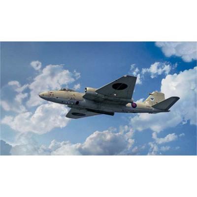 REVELL  - BAC Canberra PR.9 