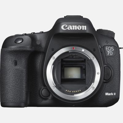 CANON  EOS 7D II Body + WiFi adapter W-E1 + 64GB SD card + camera Bag