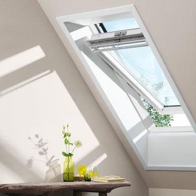 VELUX Fen&ecirc;tre de toit &agrave; rotation  Standard Whitefinish - bois peint en blanc L. 134 x H. 98 cm (GGL 2054 UK04)