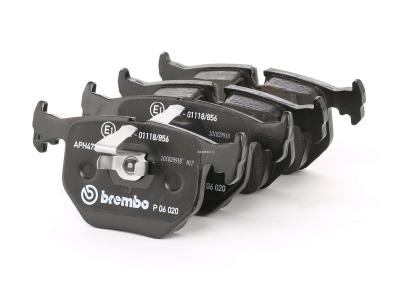 BREMBO Jeu de 4 plaquettes de frein  P 06 020