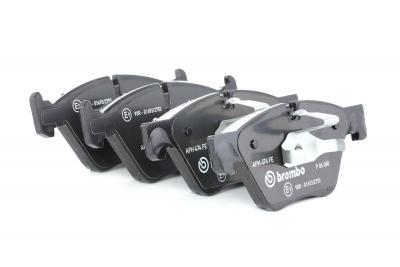 BREMBO Jeu de 4 plaquettes de frein  P 06 060