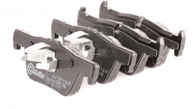 BREMBO Jeu de 4 plaquettes de frein  P 06 071