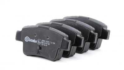 BREMBO Jeu de 4 plaquettes de frein  P 23 104