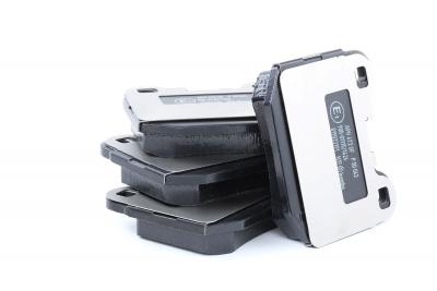 BREMBO Jeu de 4 plaquettes de frein  P 50 043