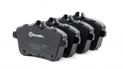 BREMBO Jeu de 4 plaquettes de frein  P 50 057