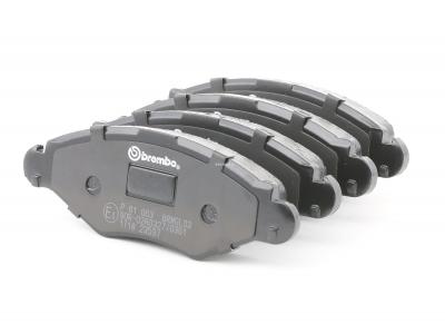 BREMBO Jeu de 4 plaquettes de frein  P 61 063