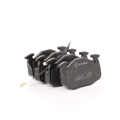 BREMBO Jeu de 4 plaquettes de frein  P 68 010