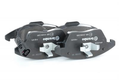 BREMBO Jeu de 4 plaquettes de frein  P 85 075