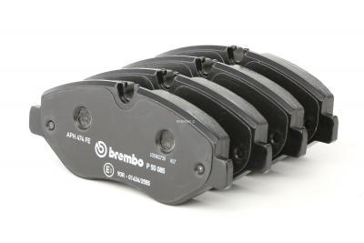 BREMBO Jeu de 4 plaquettes de frein  P 50 085