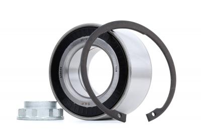 SKF  Kit de roulements de roue BMW VKBA 3668 31221095702,33411090505