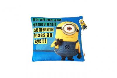 Coussin carr&eacute; les minions 