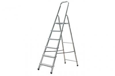 SELEKTA Escabeau m&eacute;nager pliable en aluminium 6 marches l&eacute;ger 