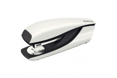 LEITZ  Agrafeuse de bureau Wow 5502 - Agrafes 24/6 et 26/6 - Capacit&eacute; 30 feuilles - Menthe