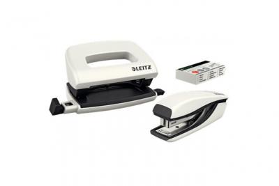 LEITZ  wow 55612001 set de mini-agrafeuse + perforateur blanc m&eacute;tallis&eacute;