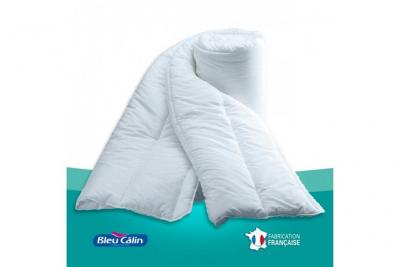 BLEU CALIN Couette  microfibre sanitized anti-acariens 200x200cm
