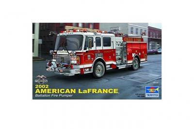 TRUMPETER Maquette camion  POMPE A FEU LAFRANCE EAGLE- 1/25 - Maquette