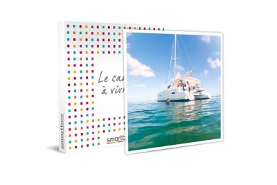 SMARTBOX  - Coffret Cadeau 3h de croisi&egrave;re en catamaran dans les C&ocirc;tes-d'Armor avec collation pour 2-Sport & Aventure 