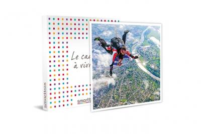 SMARTBOX Saut en parachute avec vid&eacute;o au sud de Paris - - Coffret Cadeau Sport & Aventure