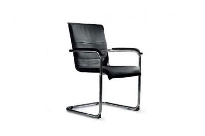 Chaise CUBIKA design polyur&eacute;thane fa&ccedil;on cuir noir structure chrom&eacute;e