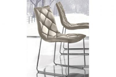 Lot de 2 chaises toscane polyur&eacute;thane fa&ccedil;on cuir sable pi&eacute;tement acier chrom&eacute;