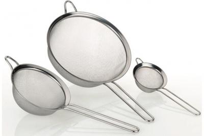 KELA  11074 lot de 3 passoires de cuisine, diam&egrave;tres 20 - 14 - 8 cm, acier inoxydable, 'Profi'