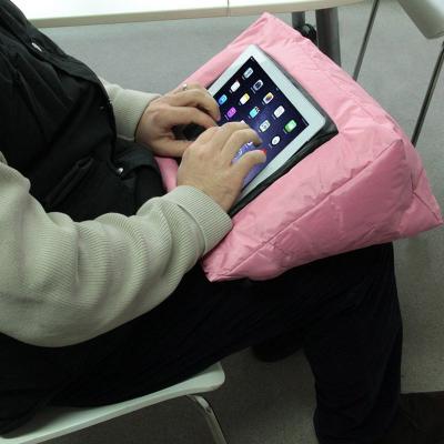 Android - Coussin support pour tablette multifonction rose 38x38