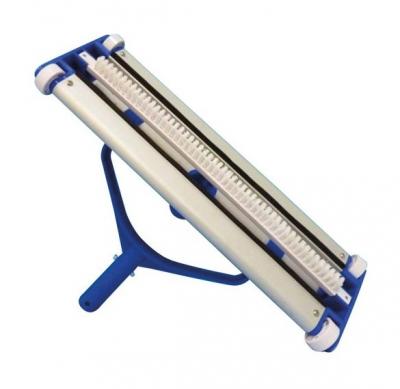 POOLSTYLE Balai de fond rigide - PROQUISWIM - BLUE POINT COMPANY - Adaptation tuyau 1 1/2 - Fixation clip 